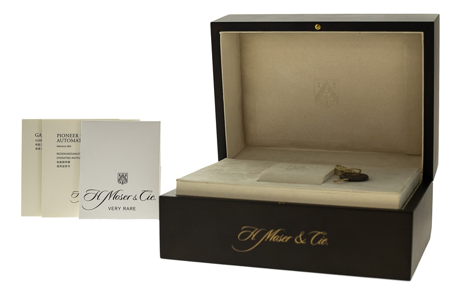 H. Moser and Cie Pioneer 3200-1200